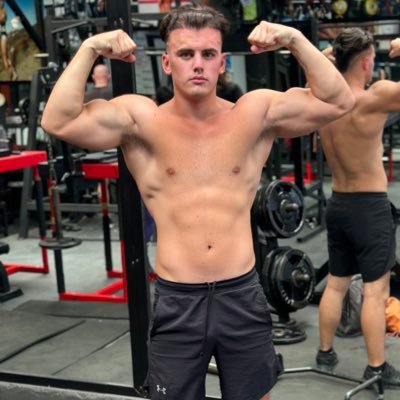 20 yo • STRAIGHT • uk based • findom dominant • onlyfans • fully certed dm me for a collab • custom content and cashmeets available ( 2 years verified)