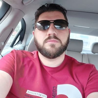 وَما أُخمِدَت نارٌ لَنا دونَ طارِقٍ
وَلا ذَمَّنا في النازِلينَ نَزيلُ
وَأَيّامُنا مَشهورَةٌ في عَدُوِّنا
لَها غُرَرٌ مَعلومَةٌ وَحُجولُ