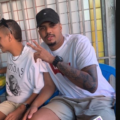 27 - “ porque o guerreiro de fé nunca gela, não agradando injusto e nem amarela “