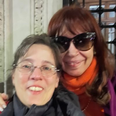 floperezlascano's profile picture. La militante confundida. Soy pianista, kirchnerista y humorista amateur.