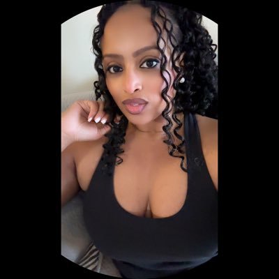 •tαr hєєlѕ• 𝕃𝕖𝔹𝕣𝕠𝕟 •𝙲𝙾𝚆𝙱𝙾𝚈𝚂• gιrlѕ know ѕporтѕ тwo• Dawn Staley stan •unserious & sarcastic af • shooters shoot. 3.23.17💚