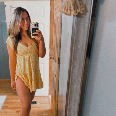 sweet and innocent looking but a veryy naughty side 😈 let’s have some fun ! All the links you need are one click away! 18+