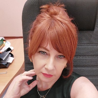 Что было до - в окно,
Ему один маршрут.
Только любовь к себе найду
И положу на виду...