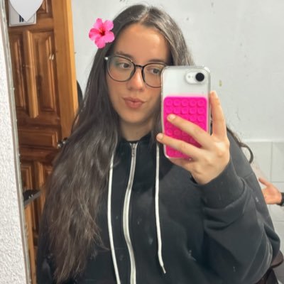 5’1 with some attitude • faixa roxa en bjj • cinta naranja en kick boxing | 🌙🥭🥋🥊👩🏽💻🐾♈️❣️🌻🫧