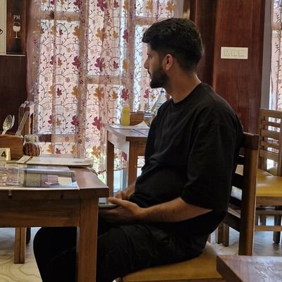 LoneAijaz_01's profile picture. 