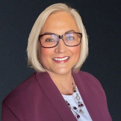 Estherdwilliams's profile picture. Book promoter | Elevating authors & publishers through targeted marketing | DM for campaigns & collaborations.