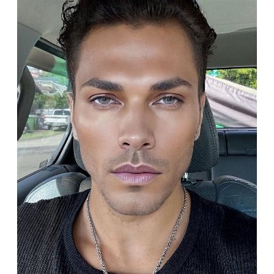 Co-Curator @ Songs From Under The Floorboard on https://t.co/4fLRePVZkG #PDX 91.1/107.1
IG: xmontesvictorx
Snapchat: victor_montes73