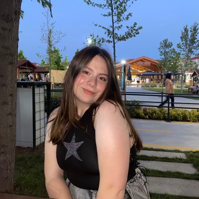 mervesevsinsizi's profile picture. yan masadan gönderilen alevli meyve.