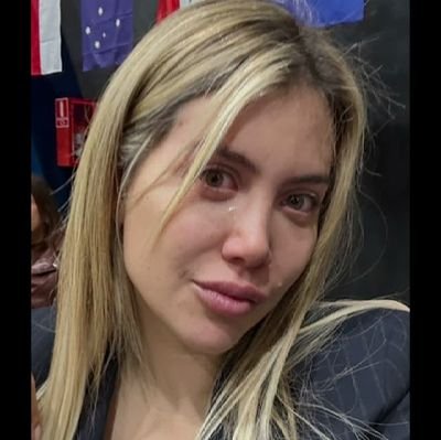 demiteei's profile picture. kûn fe yekûn🌹
written by ldr