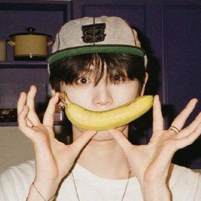You like that kpop boy because he looks like a cat 🐈⬛ she/they 18 RPS/RPF!!!