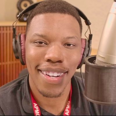 sims_jaylan's profile picture. Vanderbilt ‘26 | Journalist ✏️| STEM 🧬 | Chicken Wing King