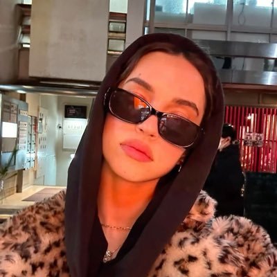 Lunacoree_'s profile picture. Idk