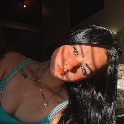 Goddess of Desire 👣 Findomme Queen Exclusive content for loyal subs. DM to serve. Pay to obey 💋 $20 to get my attention.