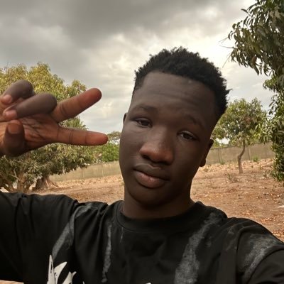 Hello 👋 greetings to you all my name is Fafa am from the Gambia 🇬🇲 the smiling coast of Africa I am here looking for helping hands with my little siblings ✝️