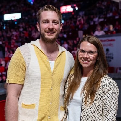 she/they. i love my wife🏳️🌈🇨🇦. boston & minnesota🫶🏻🐻🌲 (the wpg jets✈️ BROKE MY HEART) #1 beech fan🏖️
