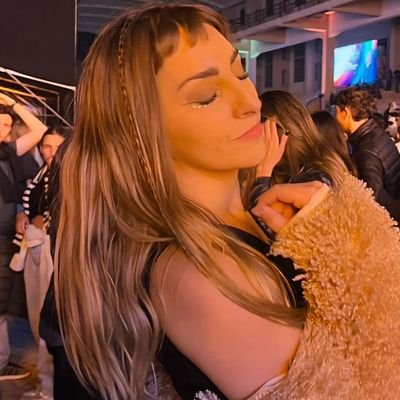 Psicóloga Ψ
🌌Criatura emocional.
✨Escribo y -me- t r a n s f o r m o ✨