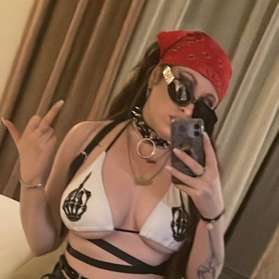 RVDEabiGVRL's profile picture. 🩸it’s not that serious🩸