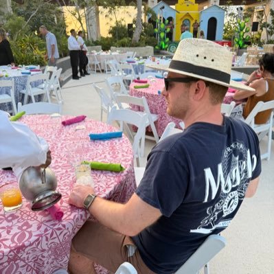 clearautmnwater's profile picture. • h • o • l • d • f • a • s • t •