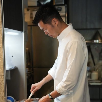 料理人/ピザ百名店/福岡→明治大アメフト→野村證券→起業家→放浪者→ラッパー→プロボクサー→レストラン