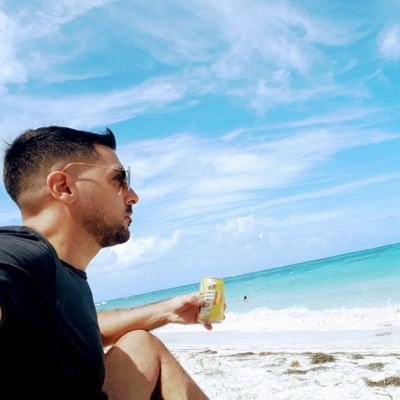 mi vida dentro de todo es traquila. amo viajar y a independiente