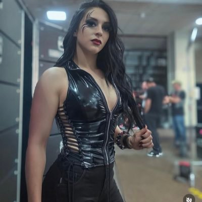 LaPrimcraVez's profile picture. I am a RAW superstar on the rise. #𝓜𝓸𝓻𝓮𝓷𝓲𝓽𝓪 parody of @Steph_Vaquer
