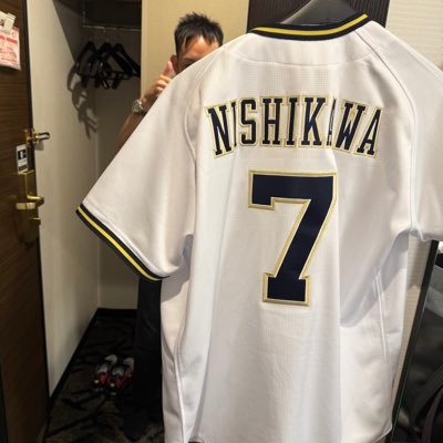 2023年関西へ転居、翌年龍馬の移籍を期に本格的オリファンへ!選手全員の応援歌を早く覚えて応援席デビューしたい。2025年現地8勝3敗1分パ/オリ(#7龍馬推し)セ/ベイ/スワローズ📣