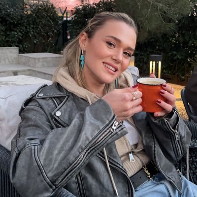 ZelisNergiz's profile picture. eğlence hesabım ☆