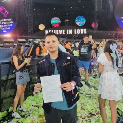 Life is for living! Coldplay fan since 2009. I have a head full of dreams! 🎸🎶🪐🌙