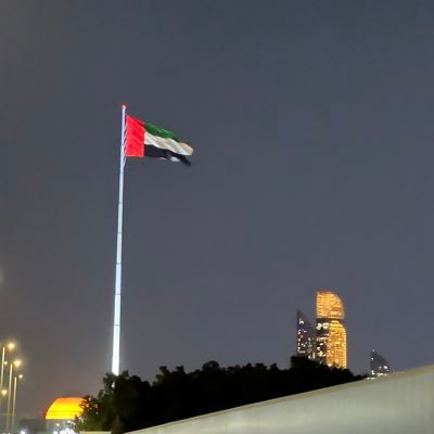 رياضي الإماراتي عيناوي 💜🇦🇪⚽️🏊♂️ (خير الناس أنفعهم للناس)