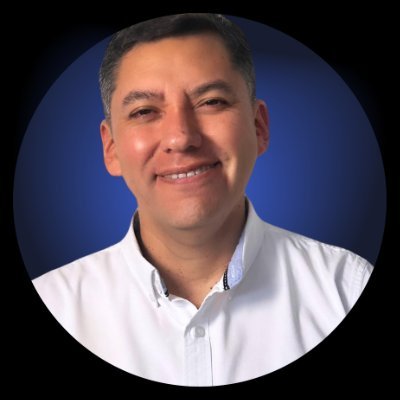 robertojaguirre's profile picture. Apasionado con la tecnología y la formación en innovación.
Google sabe lo que pensamos, Facebook sabe lo que decimos. Mejor dejemos las cosas en 140 caracteres.