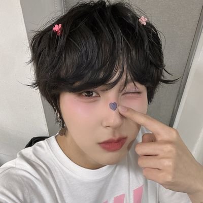 છ ֶָ֢ she/her ; a princ͟e͟s͟s͟ 🌸 𝗡:23 ⃝𔘓 ‧₊🇵🇪 ── ◜𖹭◞
ㅤ━ ꒰ 🧸 #스키즈 ˖ #엔하이픈 ⨟ #루네이트 ˖ #원어스 ˖ #원위 ⌫