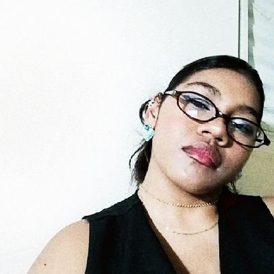 amelhorrosa's profile picture. O que eu to fazendo aqui denovo ?