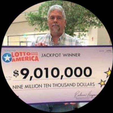 Rodney young is the lotto America jackpot winner of $9.10m I’m giving back to the society by helping the society with credit card debt and media bills 🇺🇸
