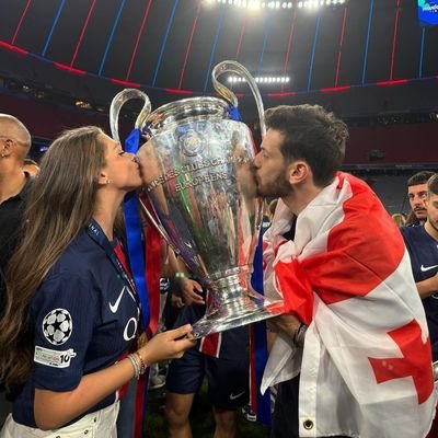 aurelien__rc's profile picture. PSG fans
The Weeknd  FAN
