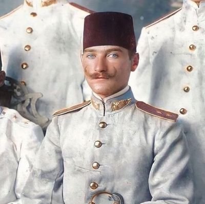 gakko1923's profile picture. Kara Deryalarda Bir Fenersin...