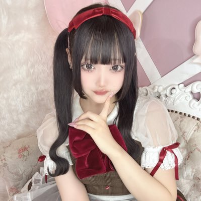 🎀@maidcafe_ring @ring_chocolatのぴんく色とお洋服と食べることが大好きメイドさんです🎀加工強め⚠︎