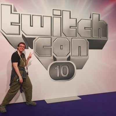 active @ heyartie on 🟦☁ ~ cosy games, coworking & charity streamer ~ Twitch's VIP(isser) ~ OSRS: ErrMeow ~ 📧 heyartielive@gmail.com