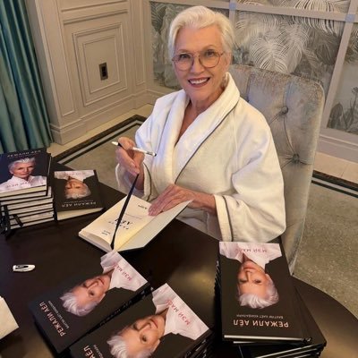 mayemusk01011's profile picture. Mother Of @elonmusk, Thanks for your love and support towards my son, I really appreciate it 🙏❤️