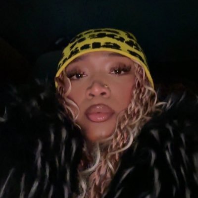 shxvon's profile picture. pisces.