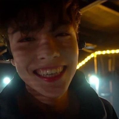 starwssbrrie's profile picture. ☆🎱🎸🦝•

Bald Vernon cc