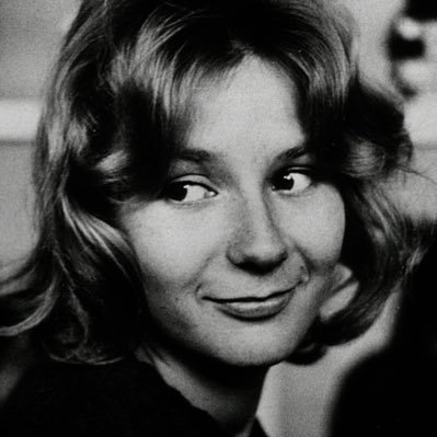 KKQY's profile picture. "ضاحكٍ من تزاحُم الأضداد"