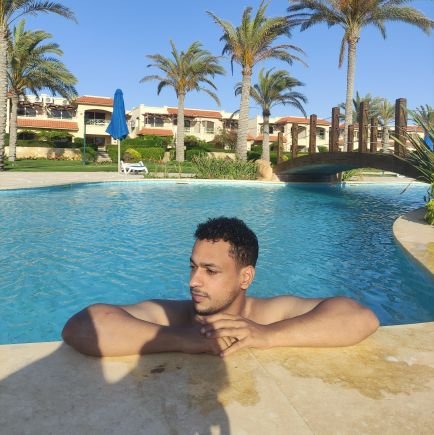 AlGazza30206451's profile picture. جزار وسيطر جوا مدينته ..
دكتور وحط الكون في عيادته. 
ازهري❤️