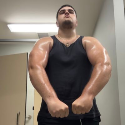 🇨🇦🇮🇹Vanier cheetahs 🐆 , G,C|6’3| 280lbs| age 18| . 2024CFC prospect. class 26🇨🇦| 27🇺🇸email: jordanobomba@gmail.com 514-638-7856