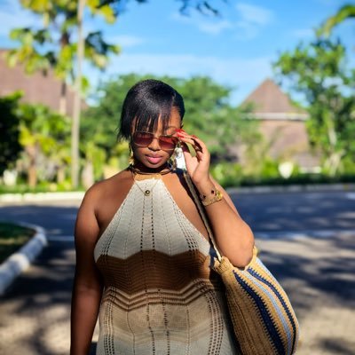 Aine71278's profile picture. Wait you found 🦋🍏