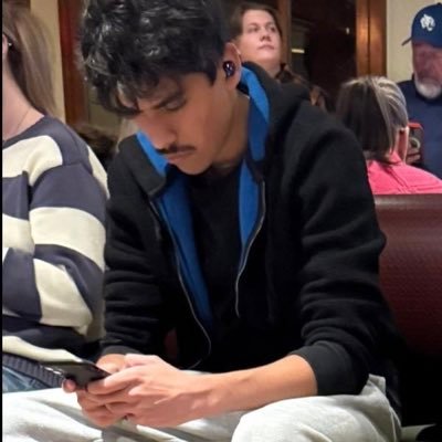 JosPizzaria's profile picture. he/him | 19