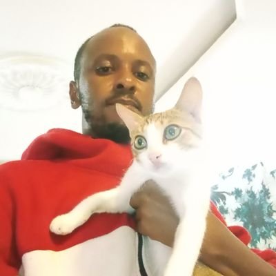 AtinaDaKuljay's profile picture. Allahmdullilah