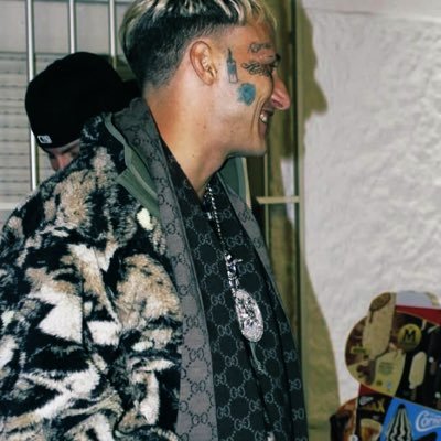 Fuente de noticias, multimedia y todo lo relacionado con el pionero del trap en España.