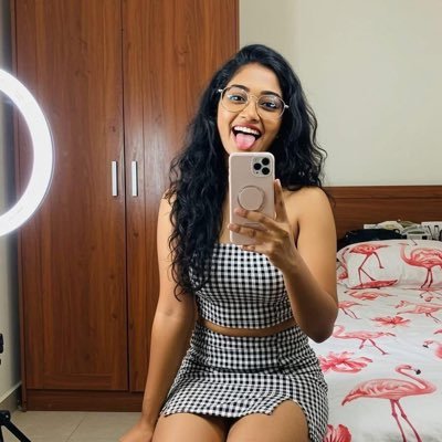 LDFJNLBR5591's profile picture. පුද්ගලයා හදුනාගන්නා තෙක් ඔබේ පෞද්ගලිකත්වය වෙන්දේසි නොකරන්න.🫵🏻💔