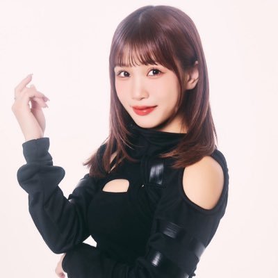 ファイターズガール 山口玲奈 サイン入り チェキ きつねダンスで脚光→紅白歌合戦に出演、ショート動画で大バズり