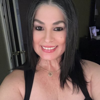 Puerto Rican Queen 👸🏻🇵🇷 Life wisdom: Laugh as much as you breathe ❤️. Love as long as you live ❤️.
